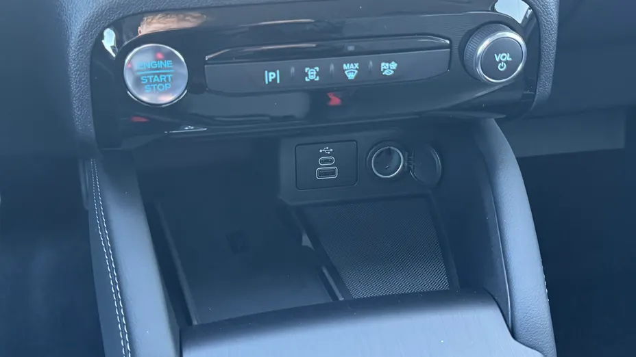 FORD Kuga Kuga 2.5 FHEV FWD Active eCVT Nowy