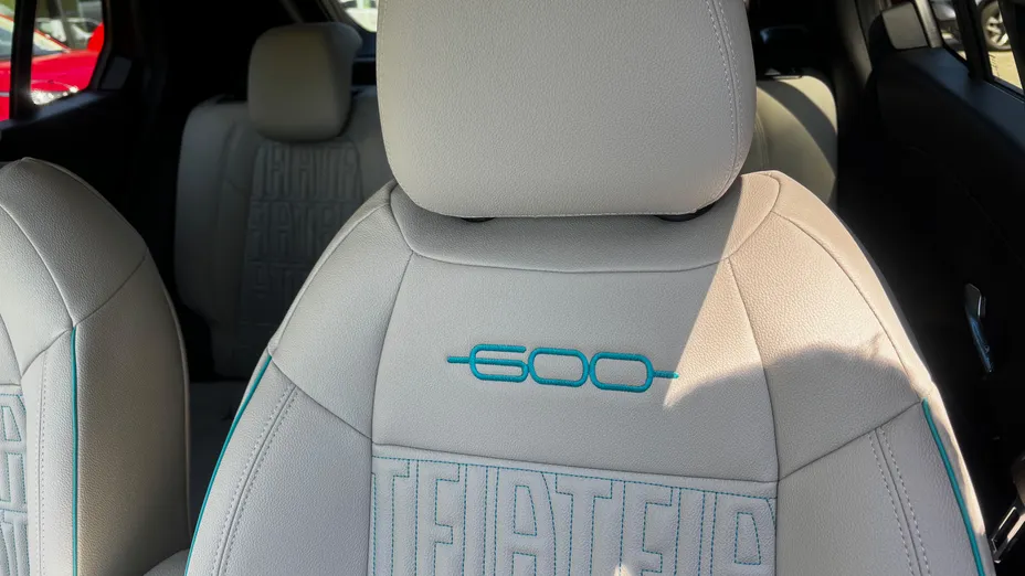 FIAT 600 600 1.2 Turbo Hybrid La Prima eDCT Nowy