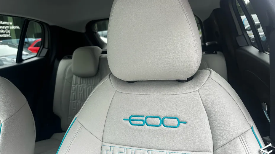 FIAT 600 600 1.2 Turbo Hybrid La Prima eDCT Nowy