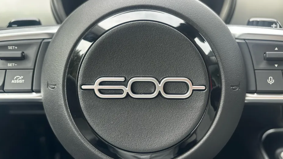 FIAT 600 600 1.2 Turbo Hybrid La Prima eDCT Nowy