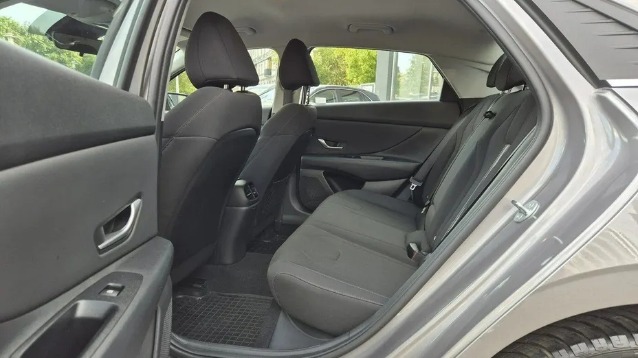 HYUNDAI Elantra Elantra 1.6 Smart CVT