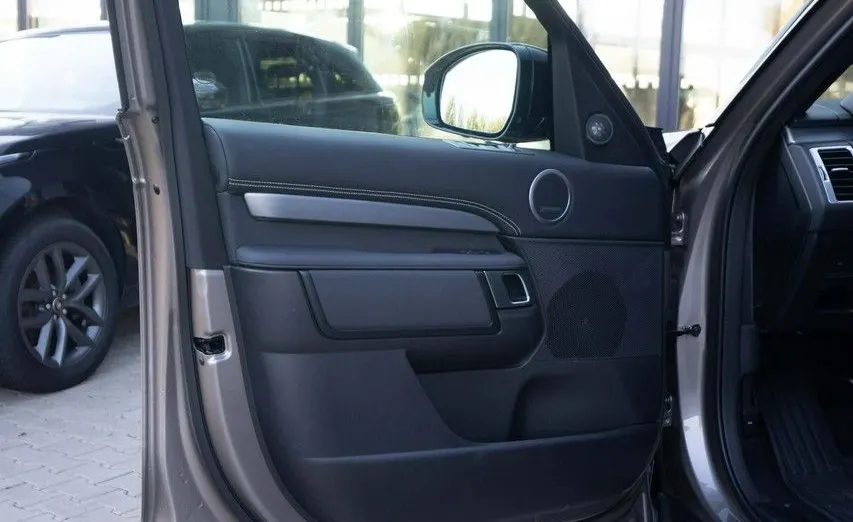 LAND ROVER Discovery Discovery V 3.0 D250 mHEV Dynamic SE