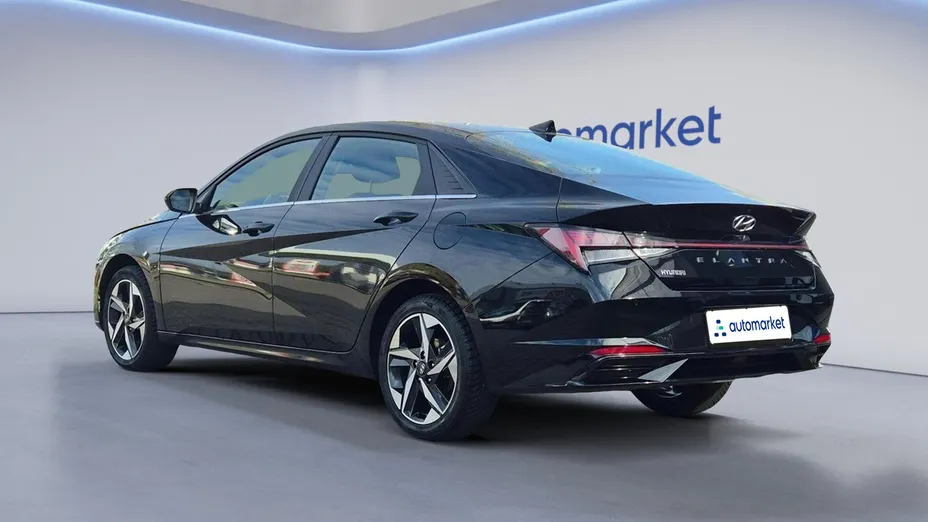 HYUNDAI Elantra Elantra 1.6 Smart CVT