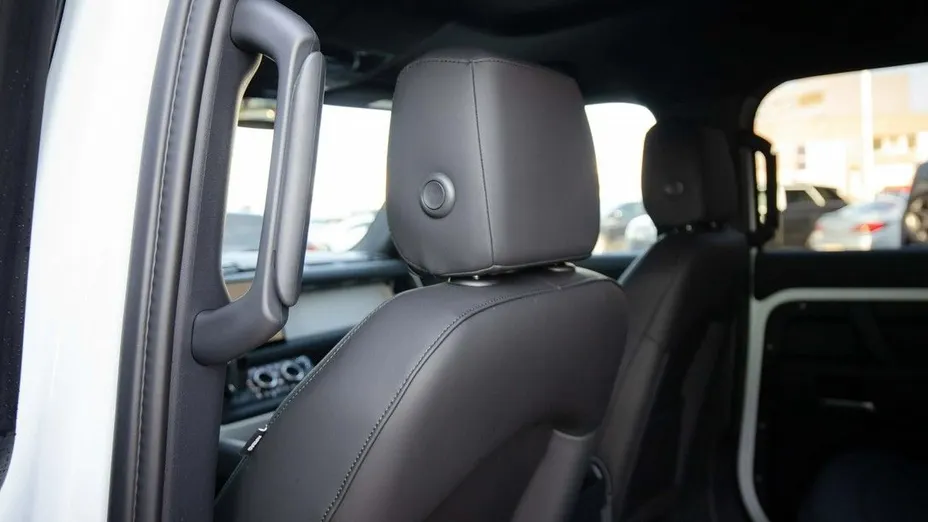 LAND ROVER Defender Defender 110 3.0 D200 mHEV X-Dynamic SE