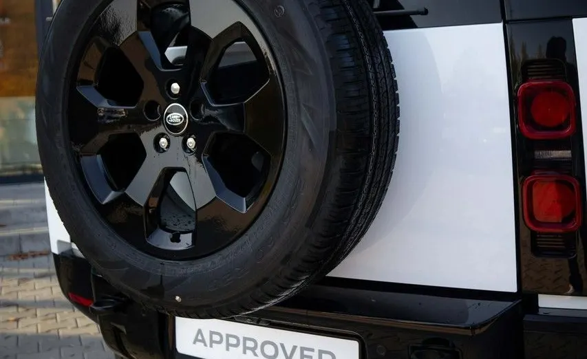 LAND ROVER Defender Defender 110 3.0 D200 mHEV X-Dynamic SE