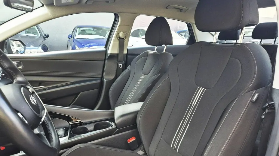 HYUNDAI Elantra Elantra 1.6 Smart CVT