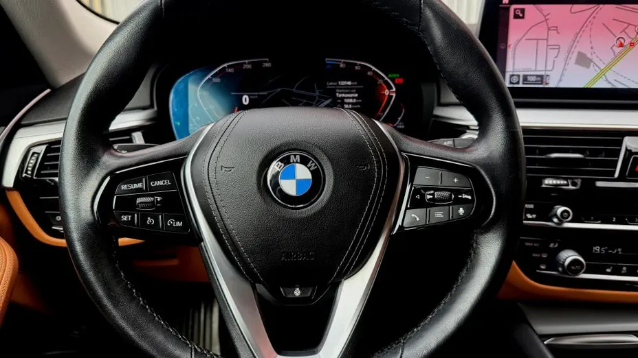 BMW Seria 5 520d xDrive Luxury Line sport-aut