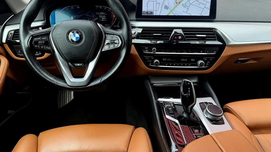 BMW Seria 5 520d xDrive Luxury Line sport-aut