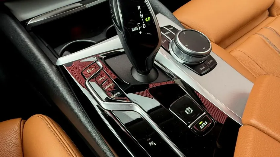 BMW Seria 5 520d xDrive Luxury Line sport-aut