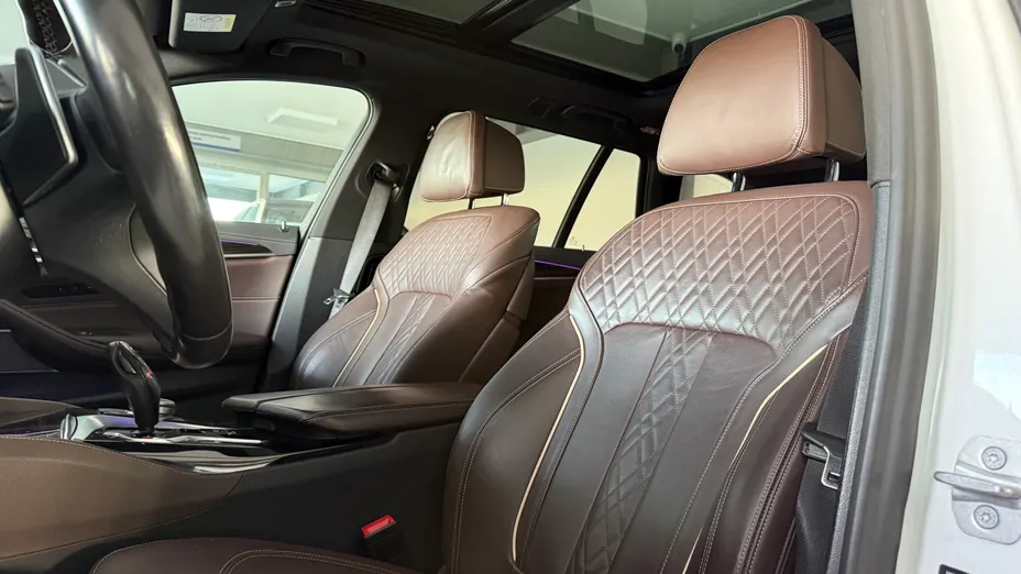 BMW Seria 5 530i GPF xDrive Luxury Line aut