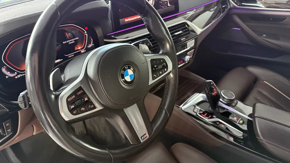 BMW Seria 5 530i GPF xDrive Luxury Line aut