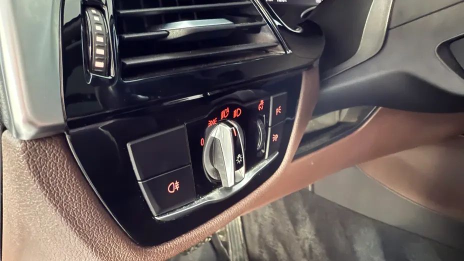 BMW Seria 5 530i GPF xDrive Luxury Line aut