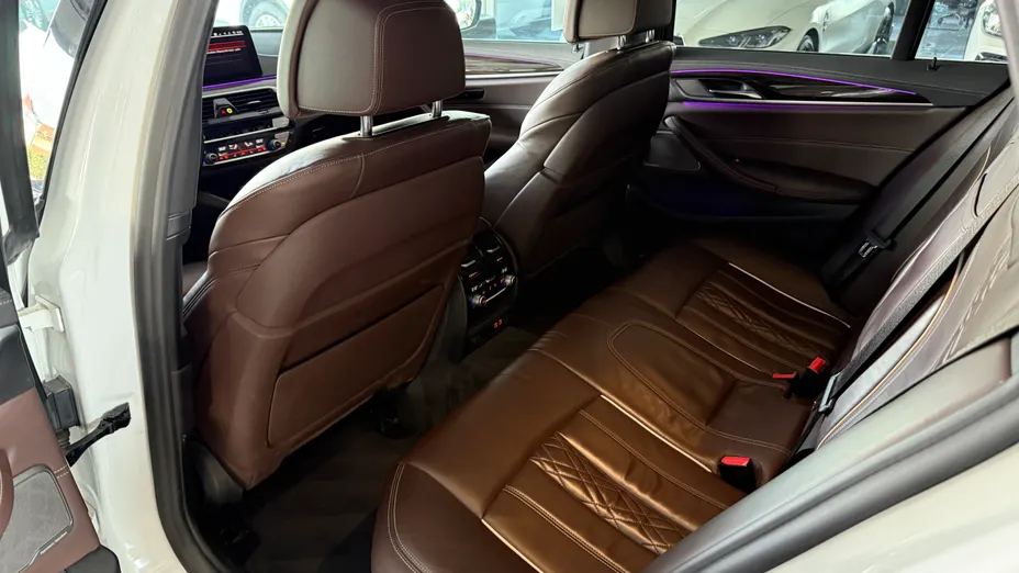 BMW Seria 5 530i GPF xDrive Luxury Line aut