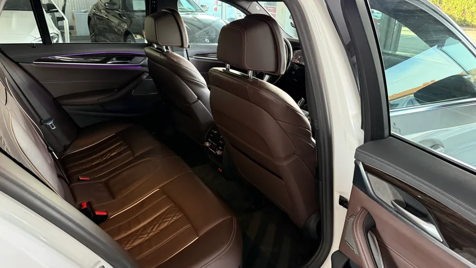 BMW Seria 5 530i GPF xDrive Luxury Line aut