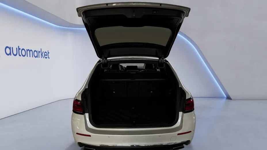 BMW Seria 5 530i GPF xDrive Luxury Line aut