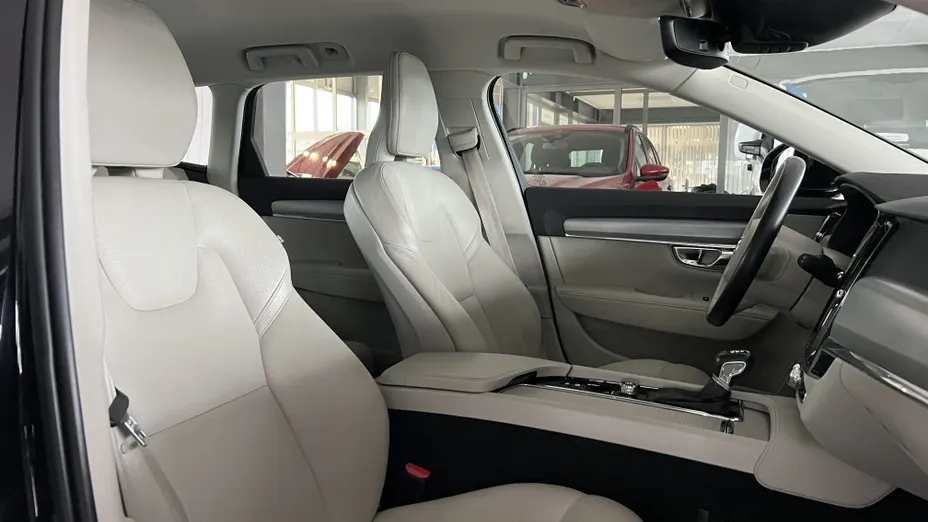VOLVO V90 V90 T4 Momentum aut