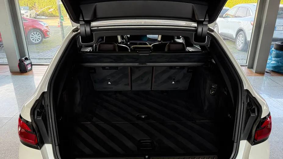 BMW Seria 5 530i GPF xDrive Luxury Line aut