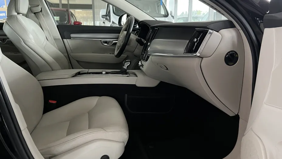 VOLVO V90 V90 T4 Momentum aut