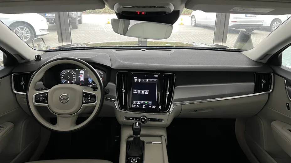 VOLVO V90 V90 T4 Momentum aut