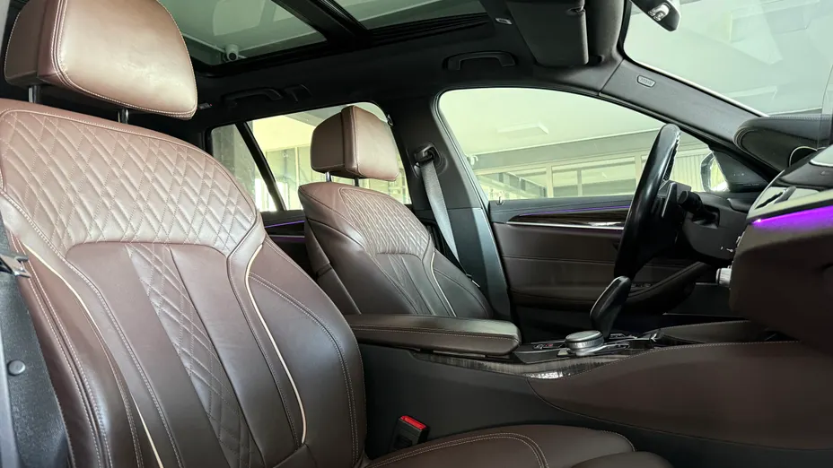 BMW Seria 5 530i GPF xDrive Luxury Line aut