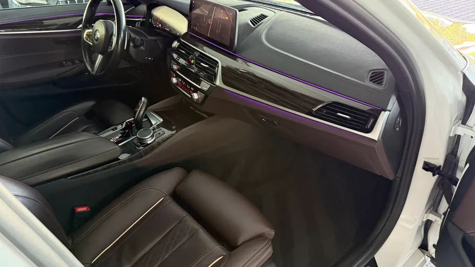 BMW Seria 5 530i GPF xDrive Luxury Line aut