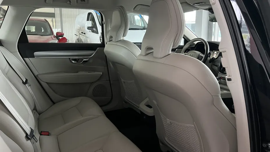 VOLVO V90 V90 T4 Momentum aut