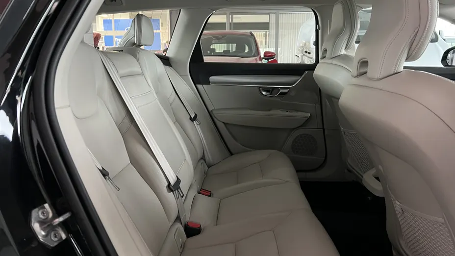 VOLVO V90 V90 T4 Momentum aut