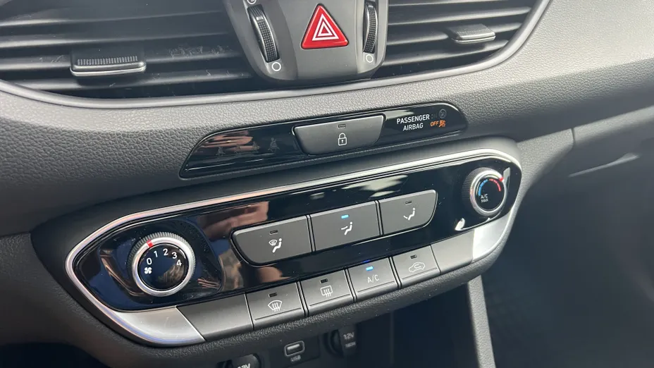 HYUNDAI i30 i30 1.5 DPI Modern