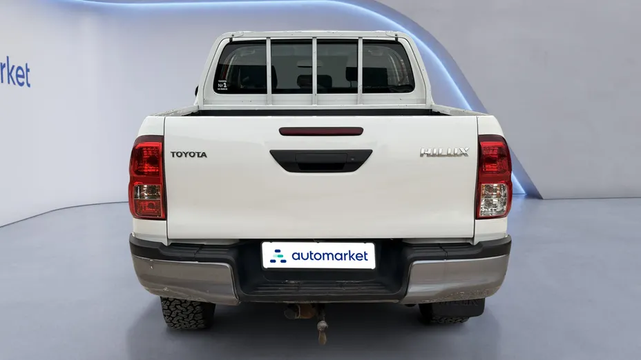 TOYOTA HiLux Hilux 2.4 D-4D Double Cab DLX 4x4