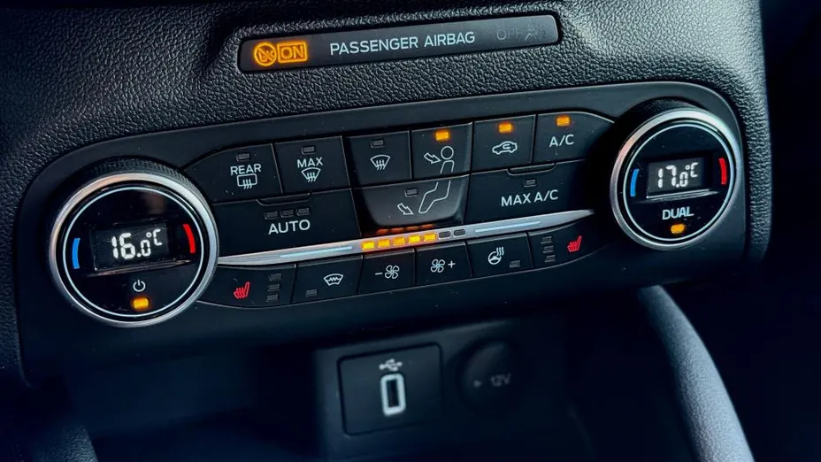 FORD Focus Focus 2.0 TDCi Titanium ASS PowerShift