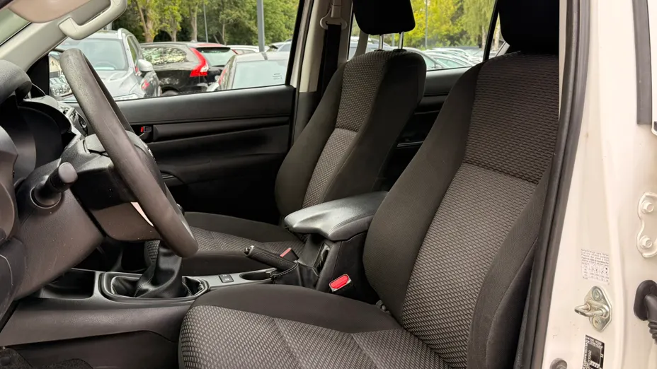 TOYOTA HiLux Hilux 2.4 D-4D Double Cab DLX 4x4