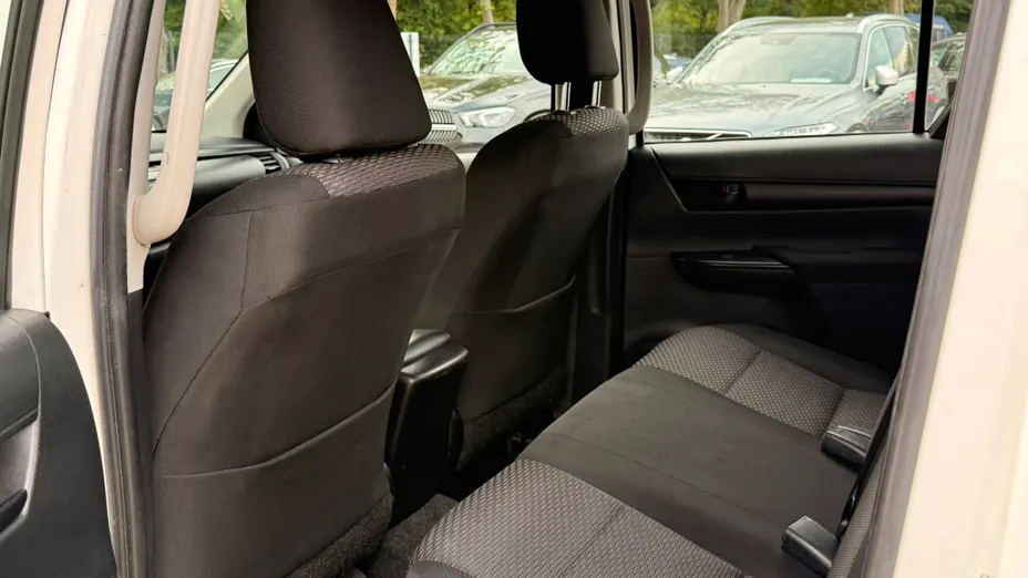 TOYOTA HiLux Hilux 2.4 D-4D Double Cab DLX 4x4