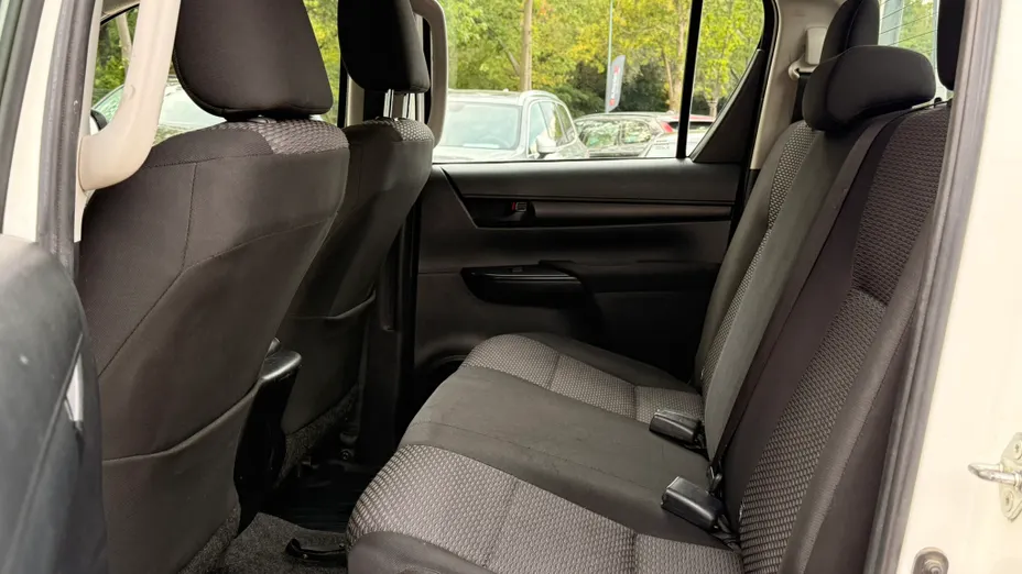 TOYOTA HiLux Hilux 2.4 D-4D Double Cab DLX 4x4