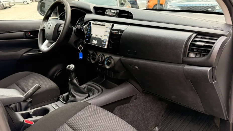 TOYOTA HiLux Hilux 2.4 D-4D Double Cab DLX 4x4