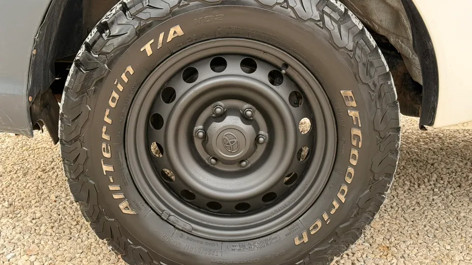 TOYOTA HiLux Hilux 2.4 D-4D Double Cab DLX 4x4