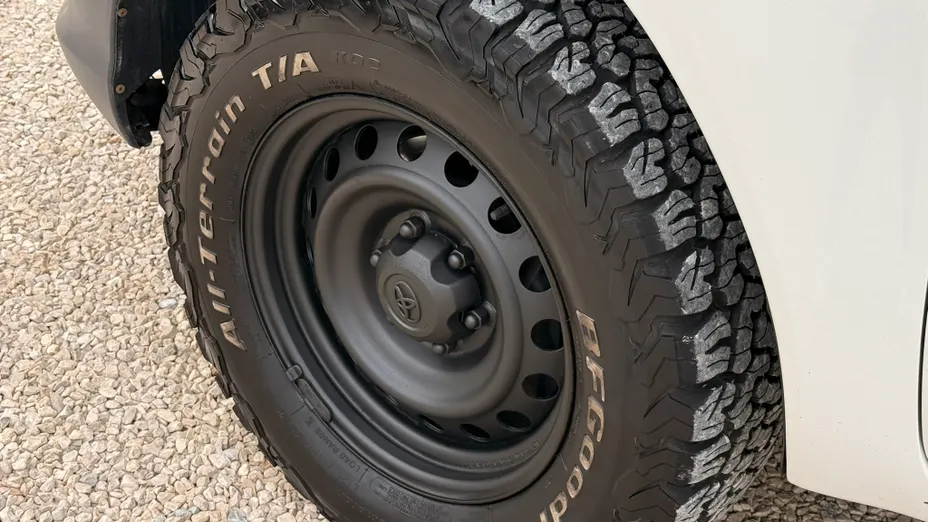 TOYOTA HiLux Hilux 2.4 D-4D Double Cab DLX 4x4