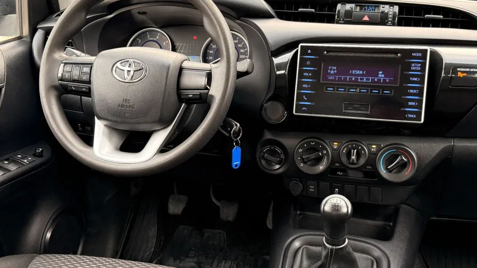 TOYOTA HiLux Hilux 2.4 D-4D Double Cab DLX 4x4