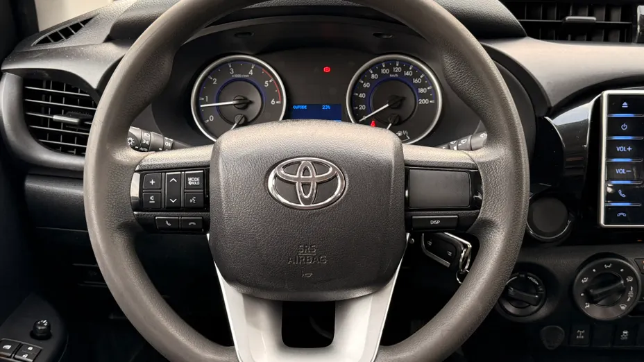 TOYOTA HiLux Hilux 2.4 D-4D Double Cab DLX 4x4