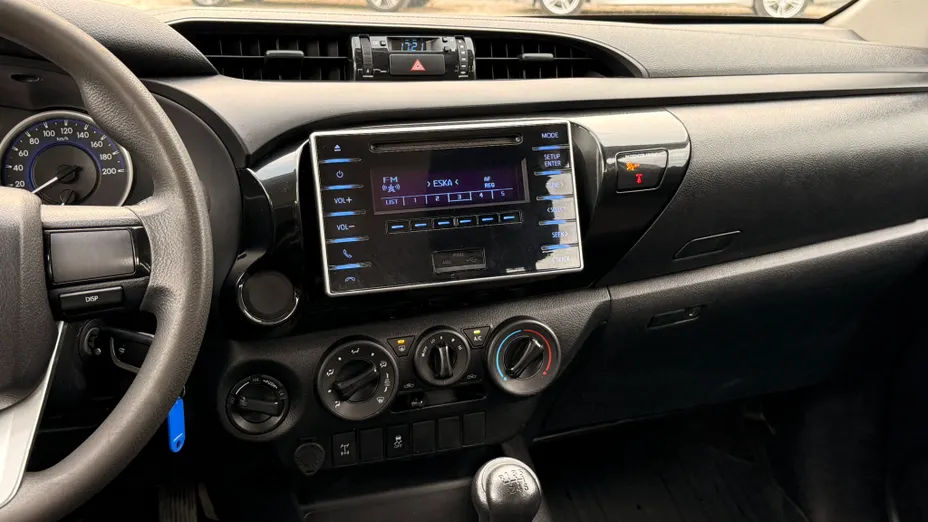 TOYOTA HiLux Hilux 2.4 D-4D Double Cab DLX 4x4