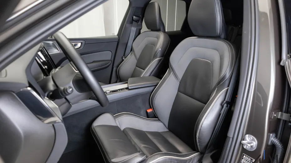 VOLVO XC60 XC60 B5 D AWD Ultimate Dark aut