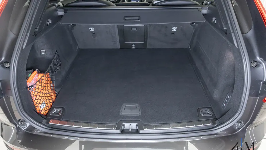 VOLVO XC60 XC60 B5 D AWD Ultimate Dark aut