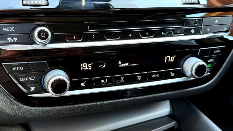 BMW Seria 5 520d xDrive sport-aut