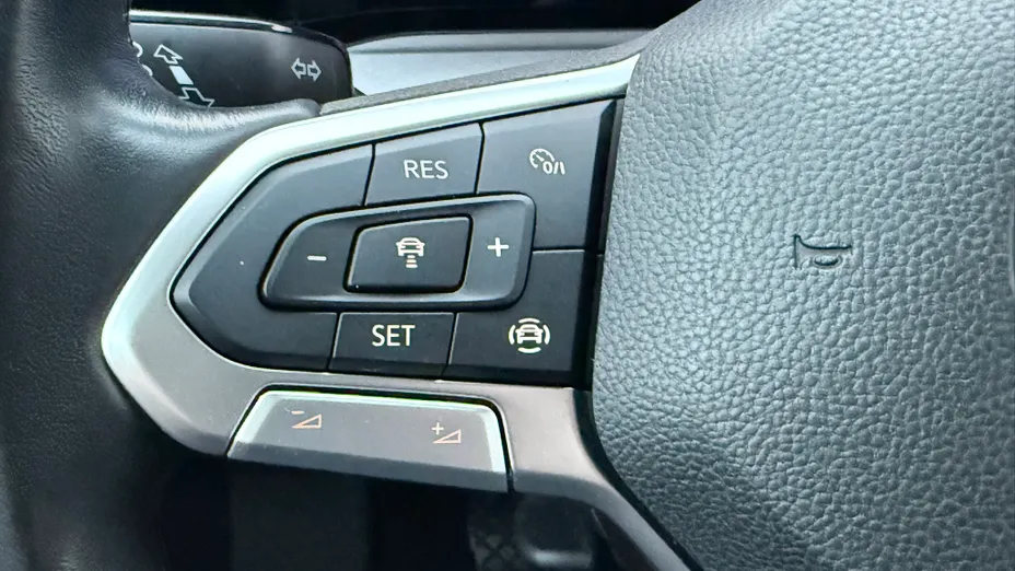 VOLKSWAGEN Golf Golf VIII 1.0 TSI Life