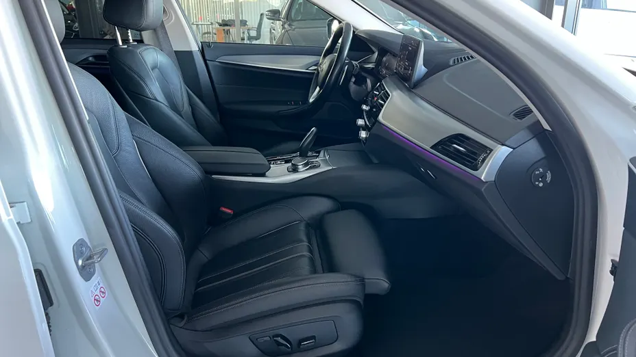 BMW Seria 5 520d mHEV Luxury Line aut