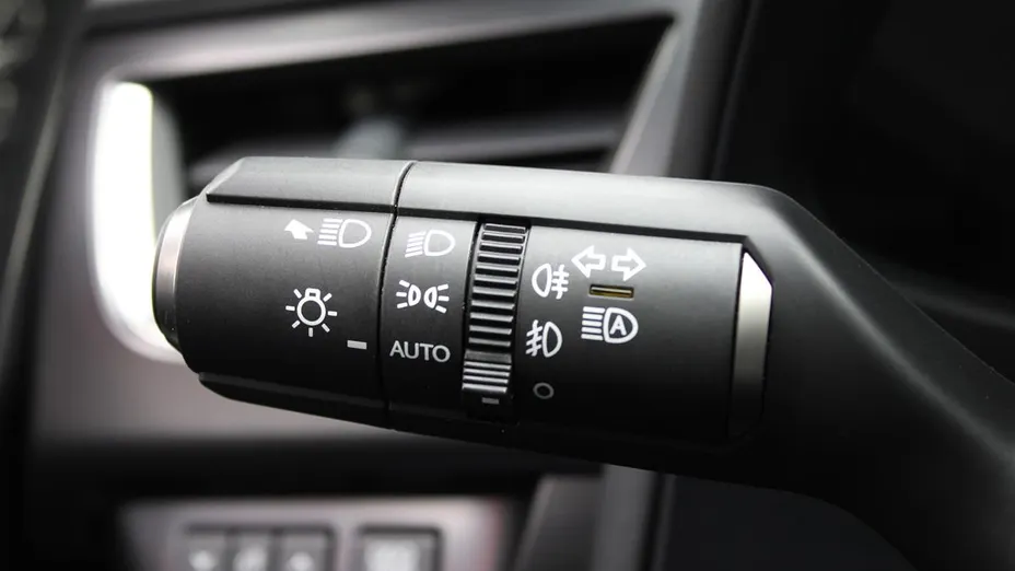 LEXUS UX UX 250h GPF Business Edition 2WD
