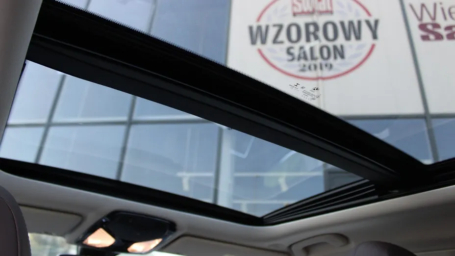 BMW Seria 3 320d xDrive Luxury Line aut