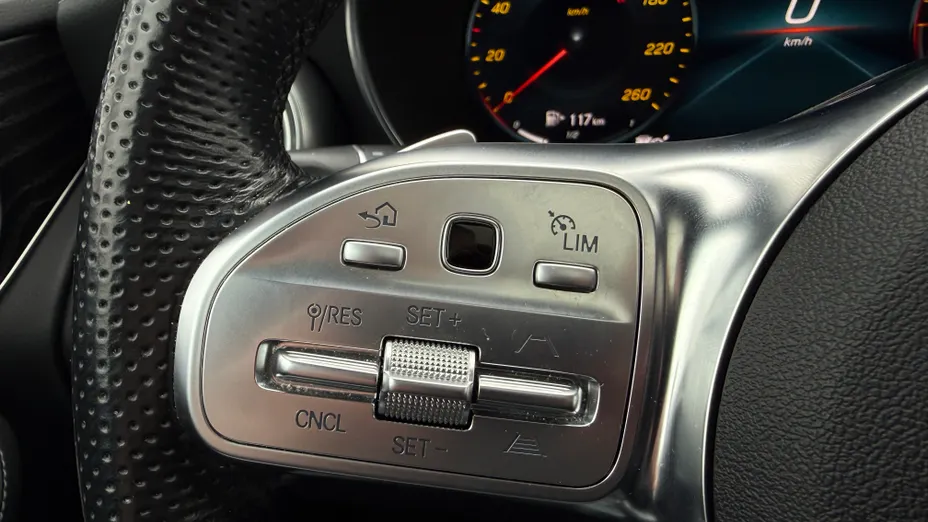 MERCEDES-BENZ GLC GLC 300 e 4-Matic AMG Line