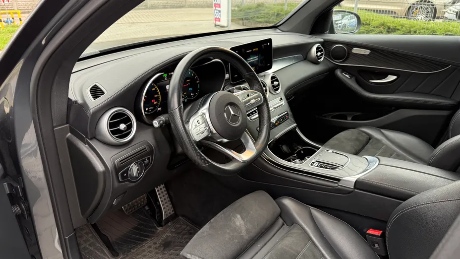 MERCEDES-BENZ GLC GLC 300 e 4-Matic AMG Line