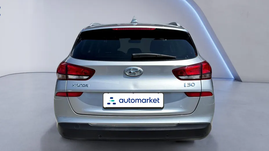 HYUNDAI i30 i30 1.5 DPI Classic +