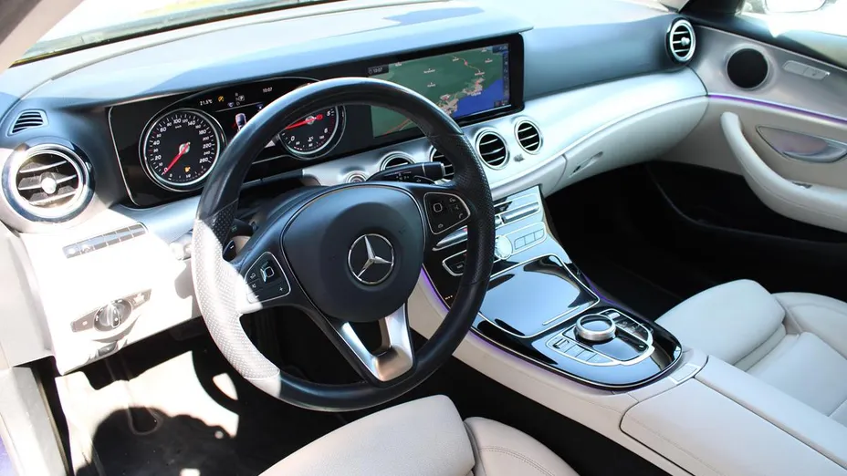 MERCEDES-BENZ E Klasa E 220 d 4-Matic 9G-TRONIC
